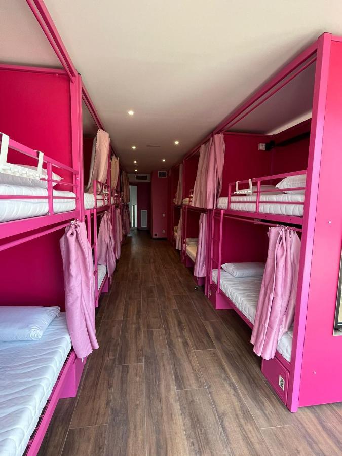 Hostelle - Women Only Hostel Βαρκελώνη Εξωτερικό φωτογραφία