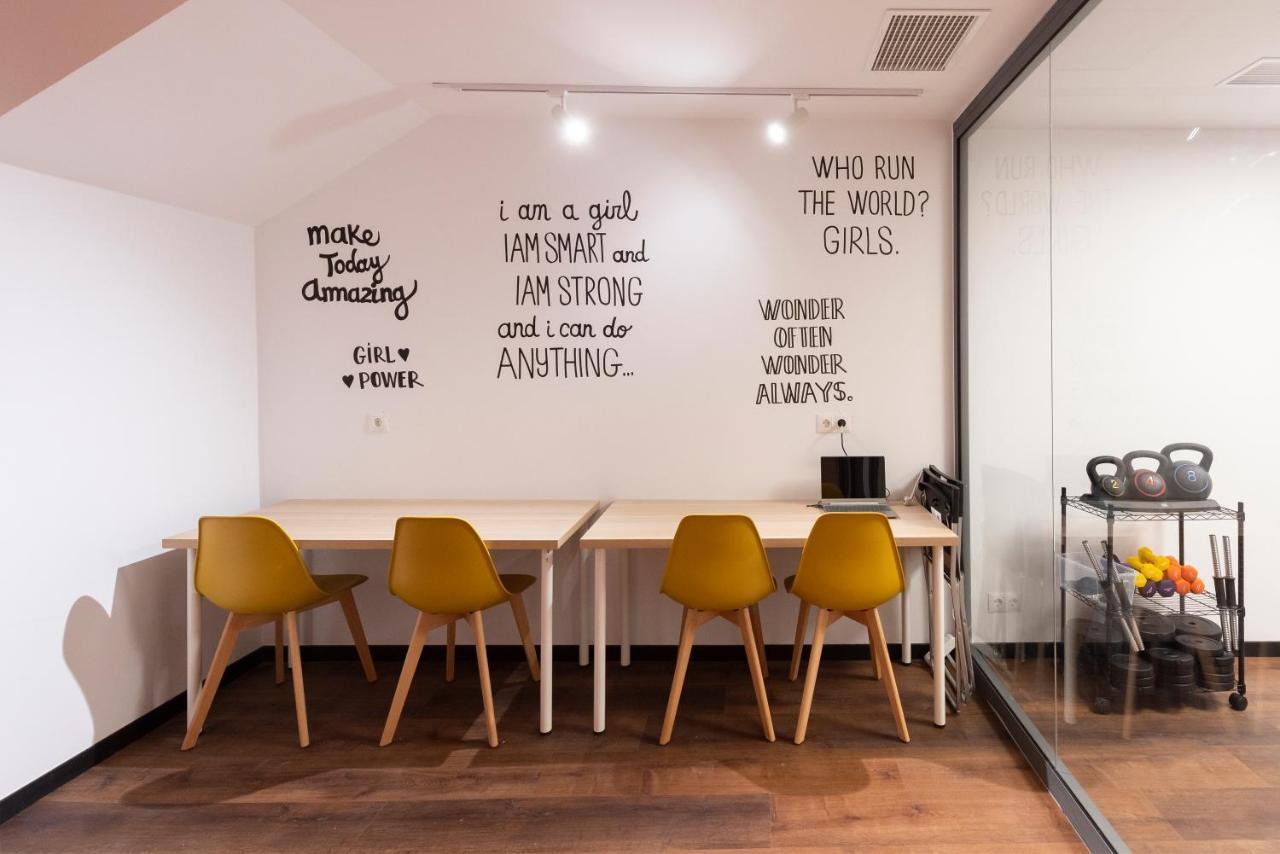 Hostelle - Women Only Hostel Βαρκελώνη Εξωτερικό φωτογραφία